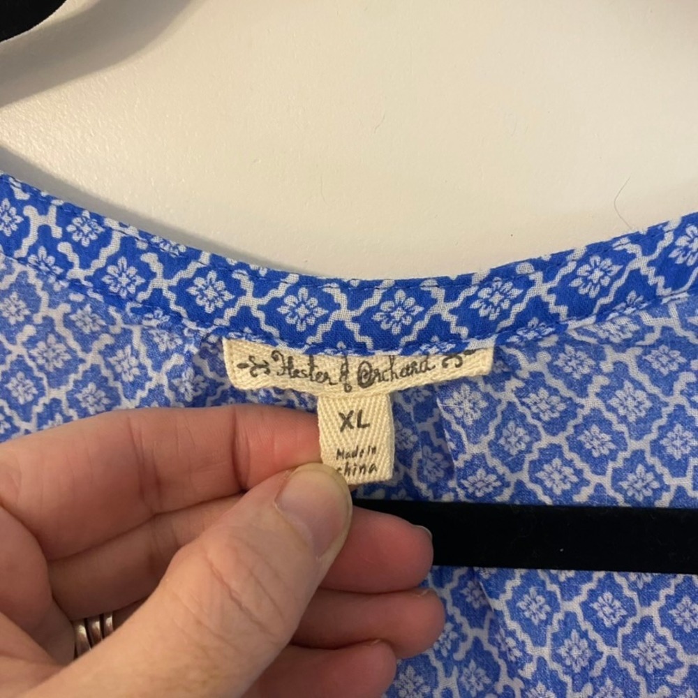 Hester & Orchard XL Blue White Geometric Cotton Roll Tab Pintuck Blouse Boho - Picture 4 of 15